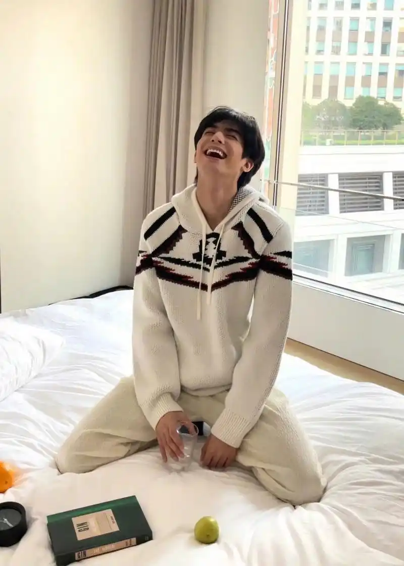 宋威龙高冷他装的,很喜欢笑#娱乐最前沿