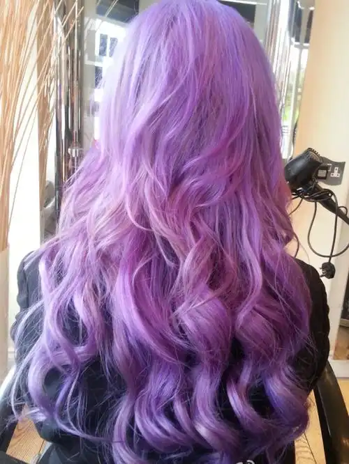 女生染什么颜色头发好看 今年女生流行染什么颜色的头发