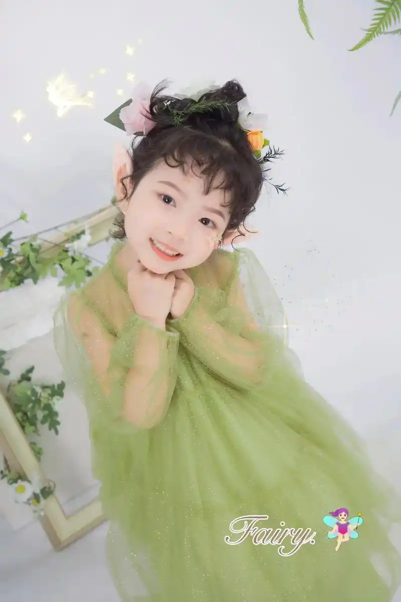 宝贝计划儿童摄影#最美客片 绿色的纱裙小卷边的刘海 - 抖音