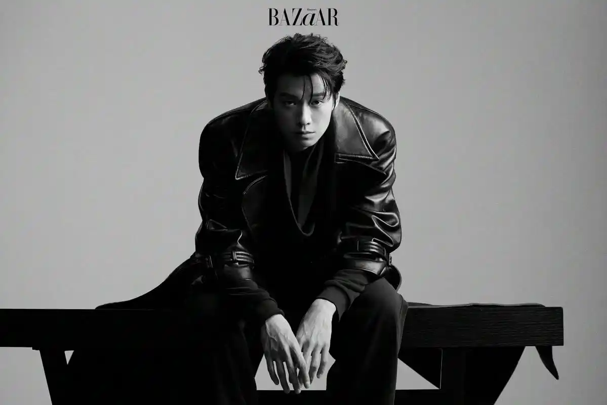 时光星赏# 魏大勋为《mini bazaar时尚芭莎》八月刊拍摄的大片.