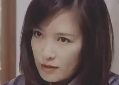 幽怜也就是居间惠队长前世,是胜利队非常强的女战士,也是很英姿飒爽的