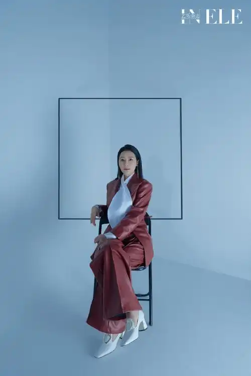 邓英成熟优雅时尚写真图片28