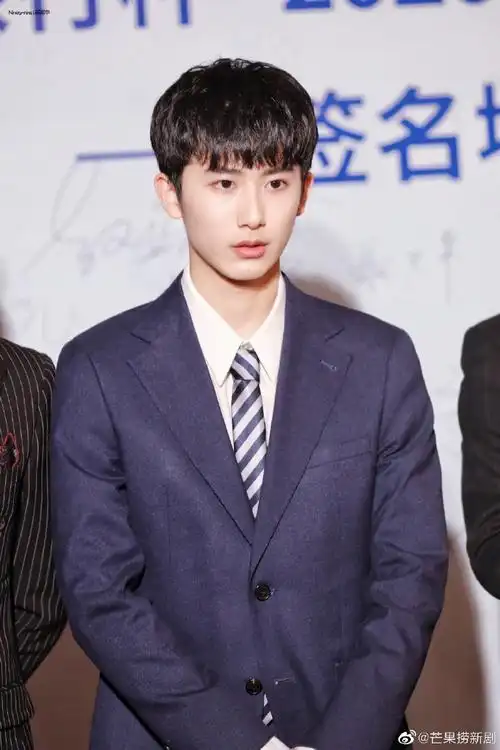 棋魂#郝富申一天之内演绎三个阶段的俞亮刚定上段的,成为三段的,缀篌