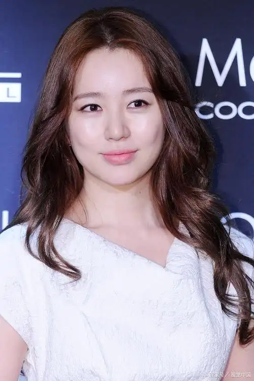 整容过度,从顶流作到无人问津,收视女王尹恩惠近况太吓人