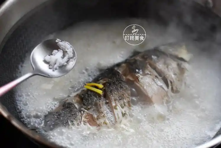 不论炖什么鱼汤都别直接炖多加这1步鱼汤奶白鲜嫩不发腥