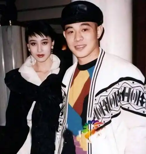 利智和李连杰结婚已