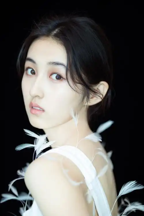 张子枫清新仙气写真图片46