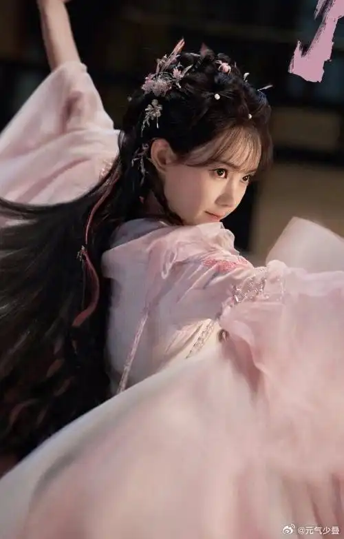 李一桐狐妖王权篇跳舞路透