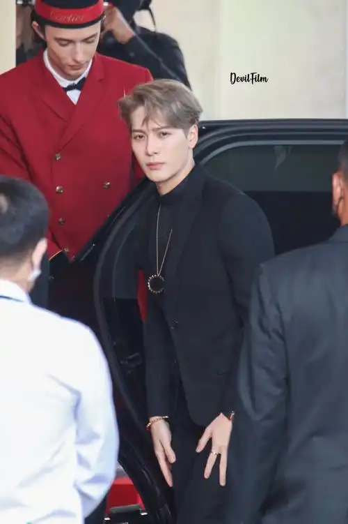 王嘉尔泰国红毯生图##王嘉尔生图好帅