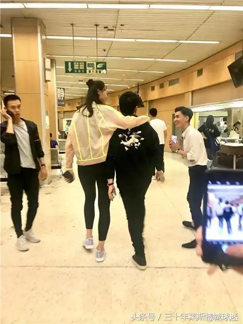 1米9惠若琪搂1米8男星现最萌身高差!林依轮吐槽:这样对我好吗?