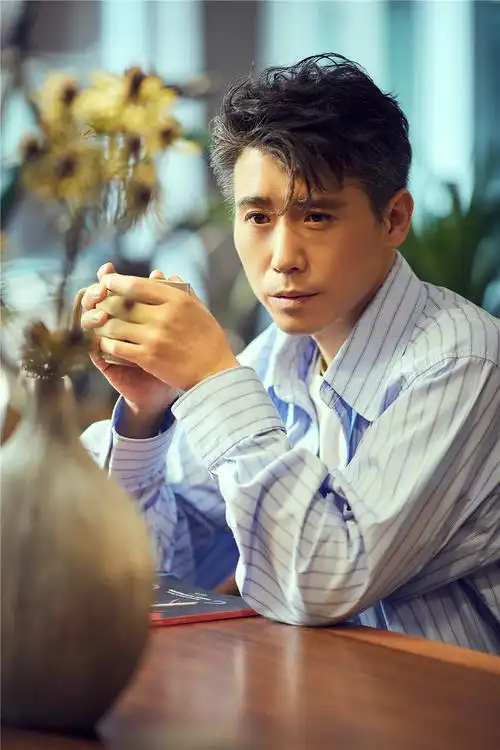 演员李乃文个人资料简介(20年不温不火,与颜丙燕意难平)-天晟网