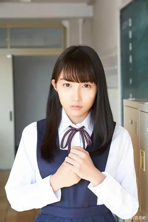 爱运动的甜美女生,脸上洋溢的笑容好美