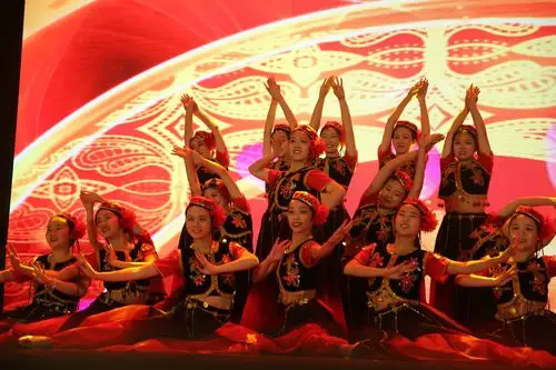 我校举办2021新年晚会