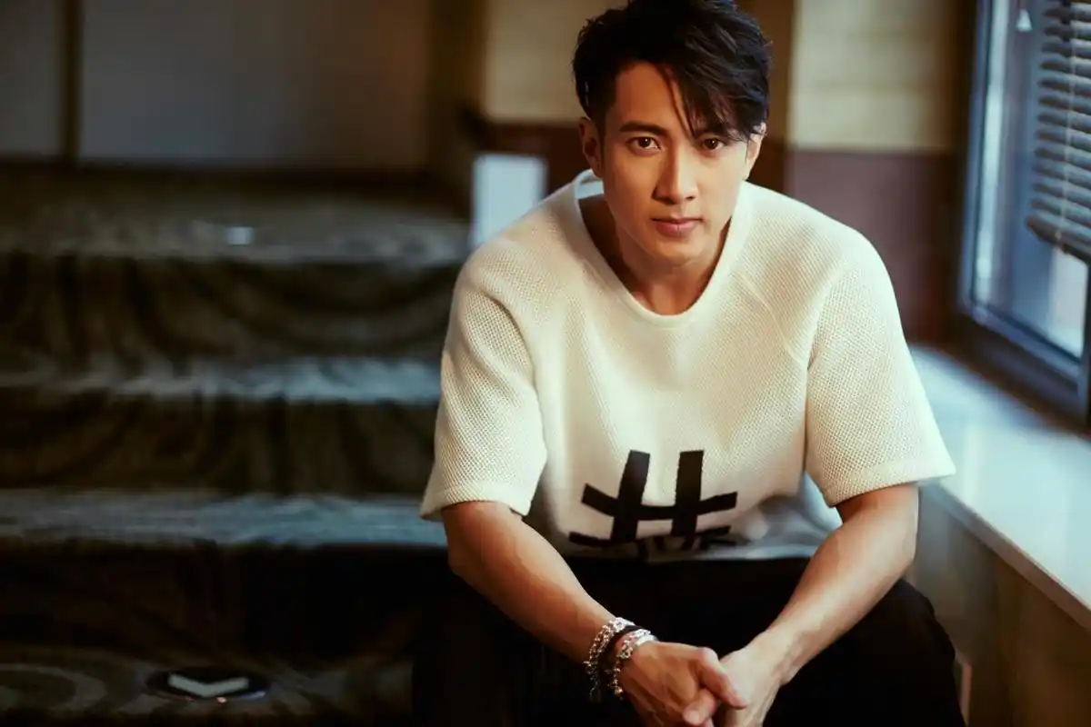 吴尊放儿子照片, 还不打马赛克, max: 我可能有一个假爹