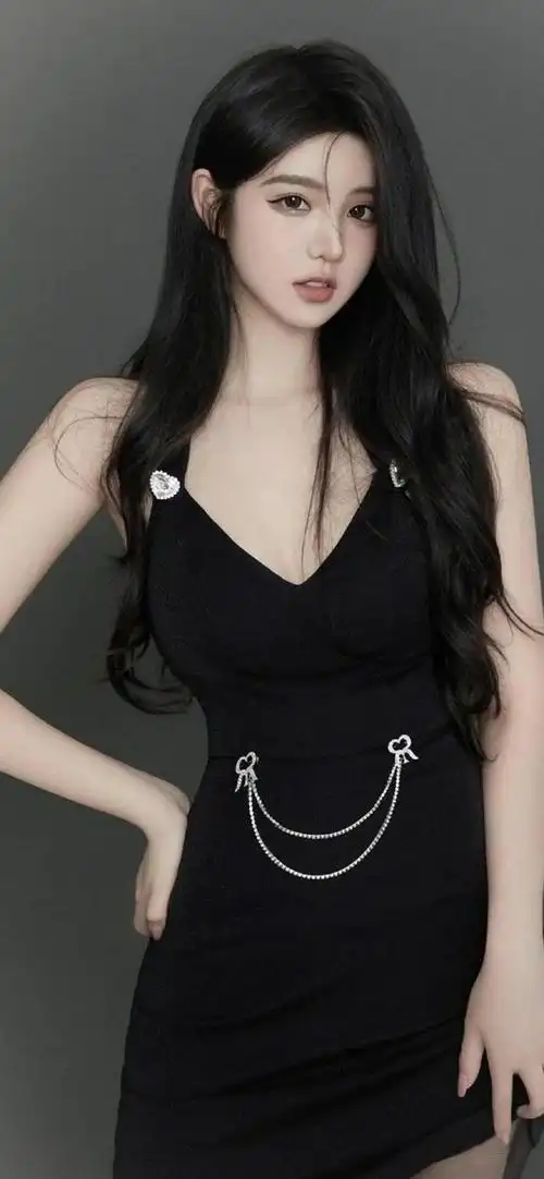 成熟稳重显瘦小黑裙系列美女手机壁纸分享