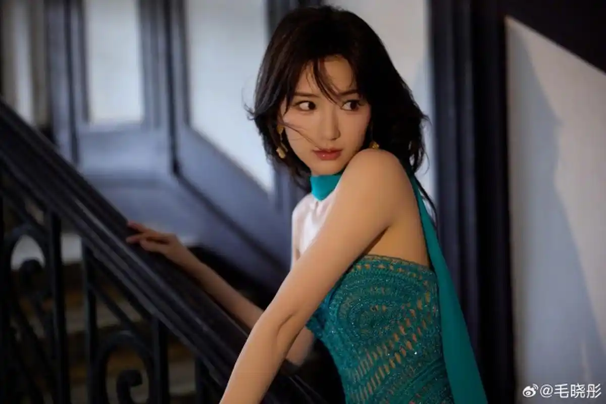 毛晓彤最新美照