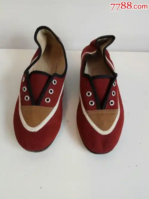 库存八十年代女士高跟布鞋注塑布鞋塑料底