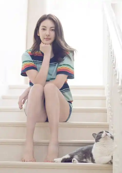 的事业线 直言豪爽的性格搭配完美的身材 谁能不爱_女明星_气质_外表