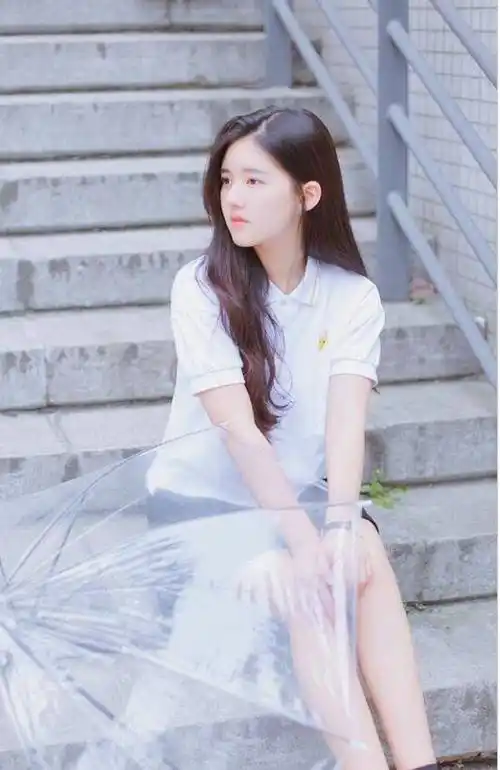 赵露思学生时代旧照曝光,截图放大看清她的五官,颜值真是逆天_造型