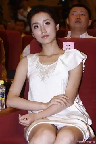 吕一——长相清新,性格恬静,温文尔雅,为人低调