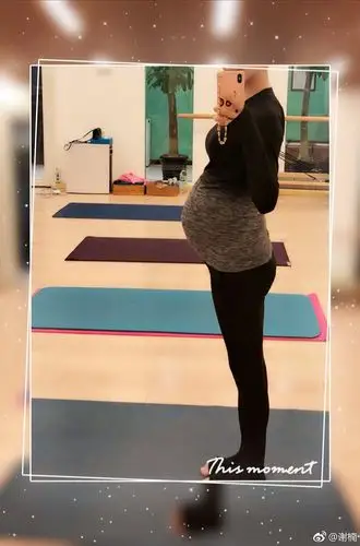 杨幂怀孕三个月拍摄电影,跑步的桥段更是一遍一遍.