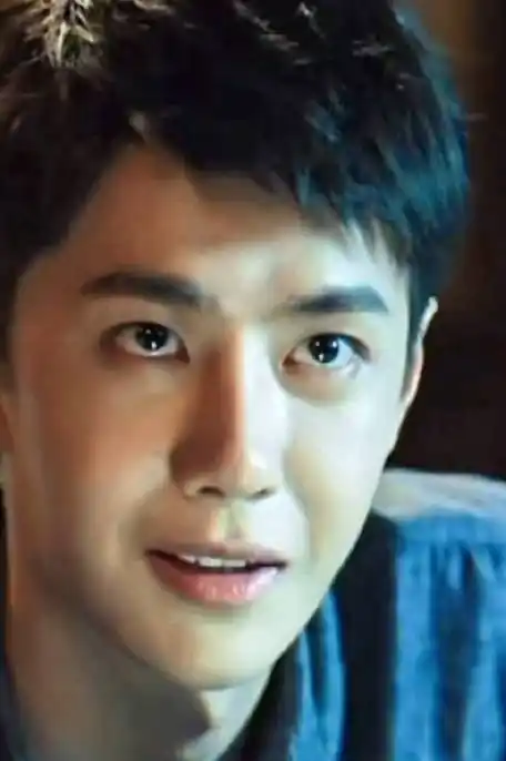 王一博歪嘴笑梦回蓝忘机##王一博gq盛典