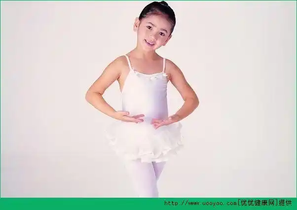 我10岁胸部很大是什么原因10岁胸部很大正不正常多图