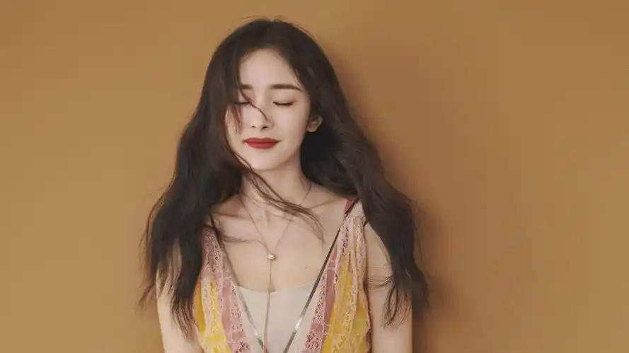 杨幂高清时尚写真图片桌面壁纸分辨率1920x1200