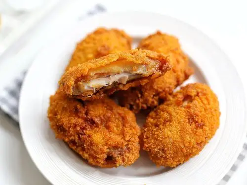 炸鸡翅小妙招,学会看懂油温,炸出来的鸡翅外表酥脆,肉嫩多汁