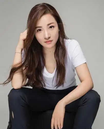 主持人简介:章艳_经济频道_央视网(cctv.com)