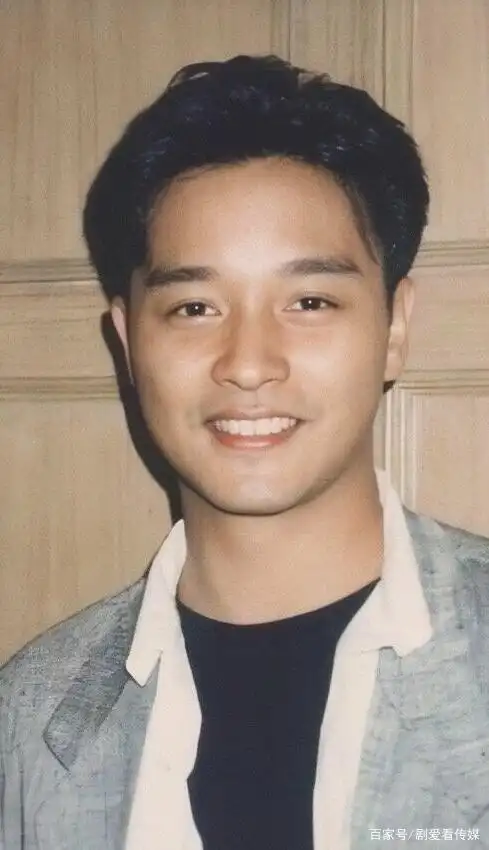 哥哥张国荣的笑容总是给人以温暖的感觉,而他的内心也一如他温暖的