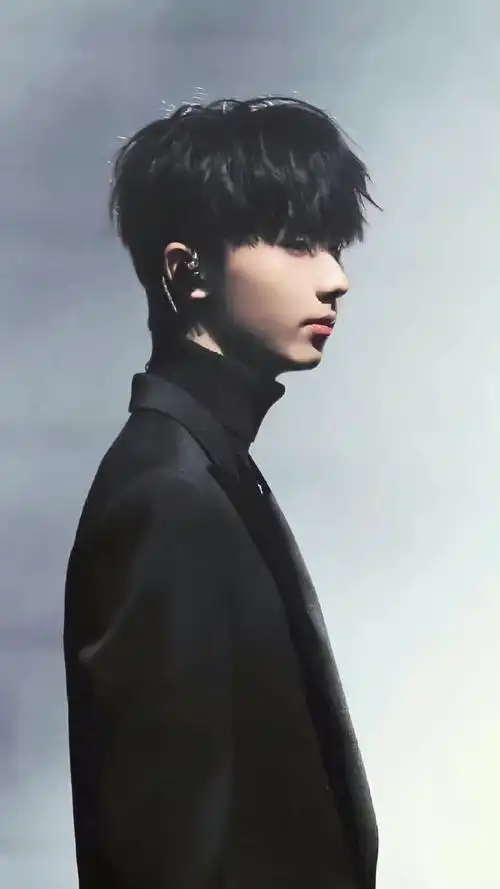 马嘉祺我们的歌高领毛衣侧颜剧照