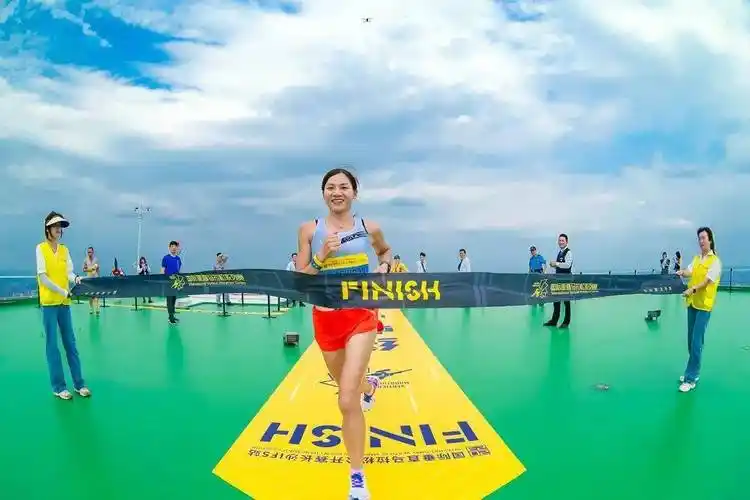 必迈推广大使黄菲荣获国际垂直马拉松公开赛长沙ifs站冠军