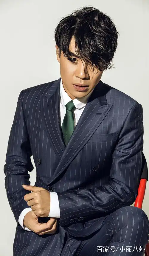 2009年,出演电视剧《出生入死》正式进入影视圈.