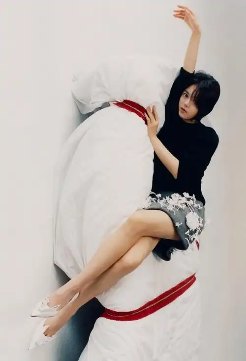 赵今麦出发巴黎时装周