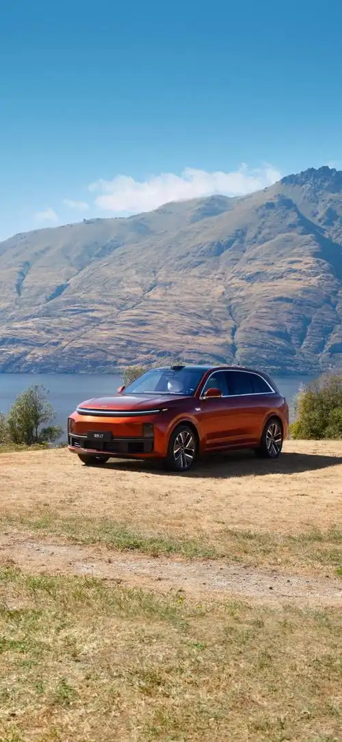 理想汽车调色盘中的第一个暖色调, 理想l7独家全新颜色「曙光红」