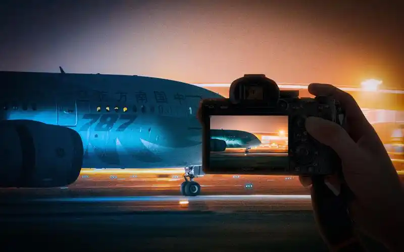 第一视角拍摄夜晚的白云机场pov