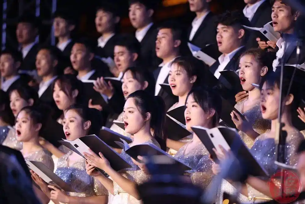 【相约艺术节】昨晚,大型交响声乐套曲《大运河》在台儿庄古城首演