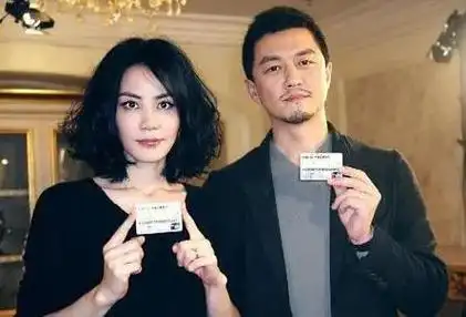 先给大家科普一下背景,李亚鹏这位以前是王菲的老公,现在是某短视频