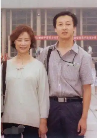 年轻时的吕中年轻时的吕中如今78岁,气质依然优雅的吕中很多人说奚