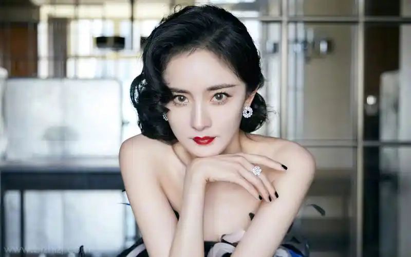 杨幂性感紫色系仙女壁纸