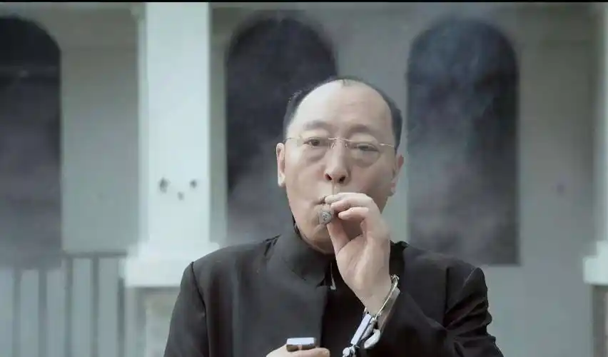 但是之前,认识他的还是三国里的司马懿,还有就是战狼里的大反派,那个