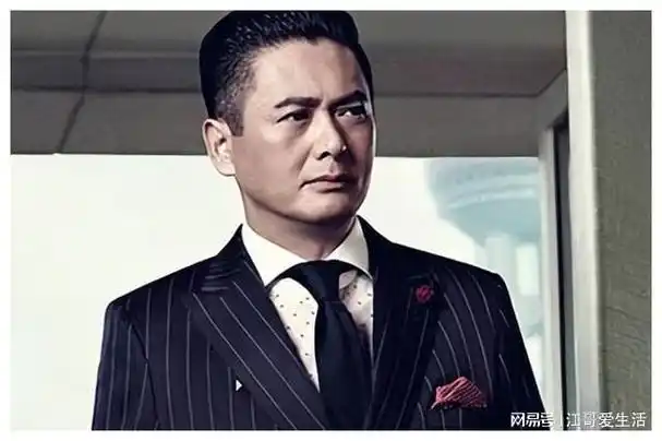 69岁周润发早起跑步,手臂长满小肉球,状态令人堪忧!