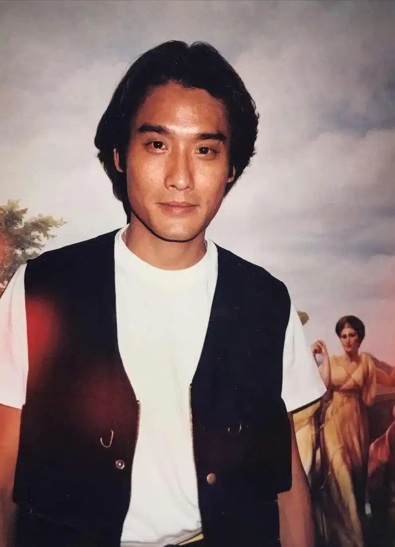 梁家辉:从影帝到街头小贩的蜕变之路揭秘