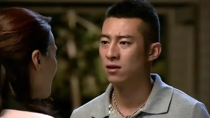 小男人遇上大女人:何眉被骂不检点,于童一个暖心抱抱