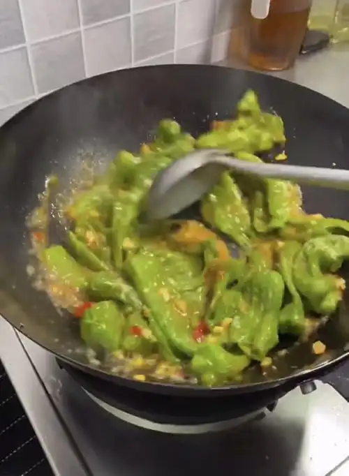 杨晓佳做的菜椒炒肉