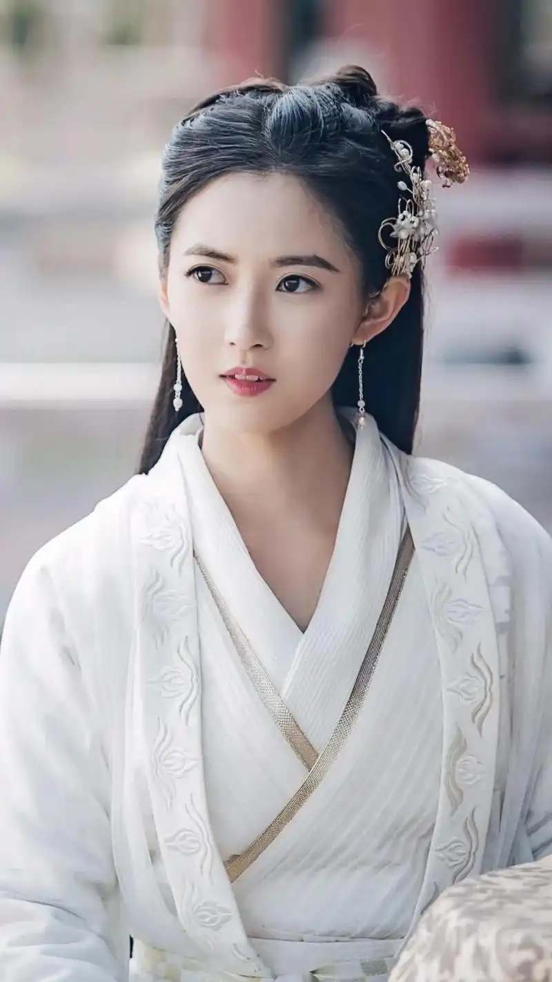 新古装四美大赛:鞠婧祎艳压刘诗诗,罗云熙成古装小生第一名