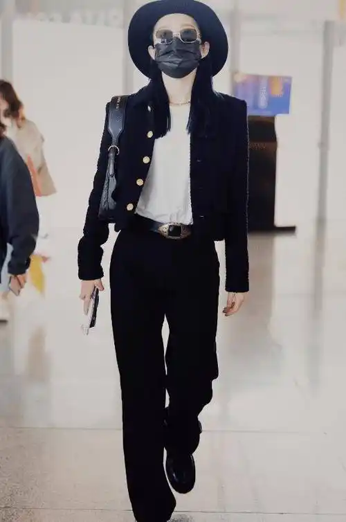 原创孟美岐的腿是啥水平贴肉裤也能穿出褶皱感这身材常人羡慕不来