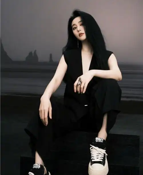 范冰冰罕换风格太惊艳裸穿西装好霸气飒爽高级不失女人味