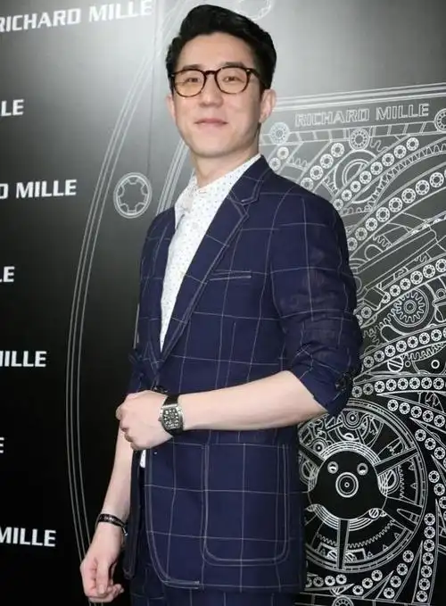 成龙越来越老房祖名越来越成熟网友哽咽时间都去哪了